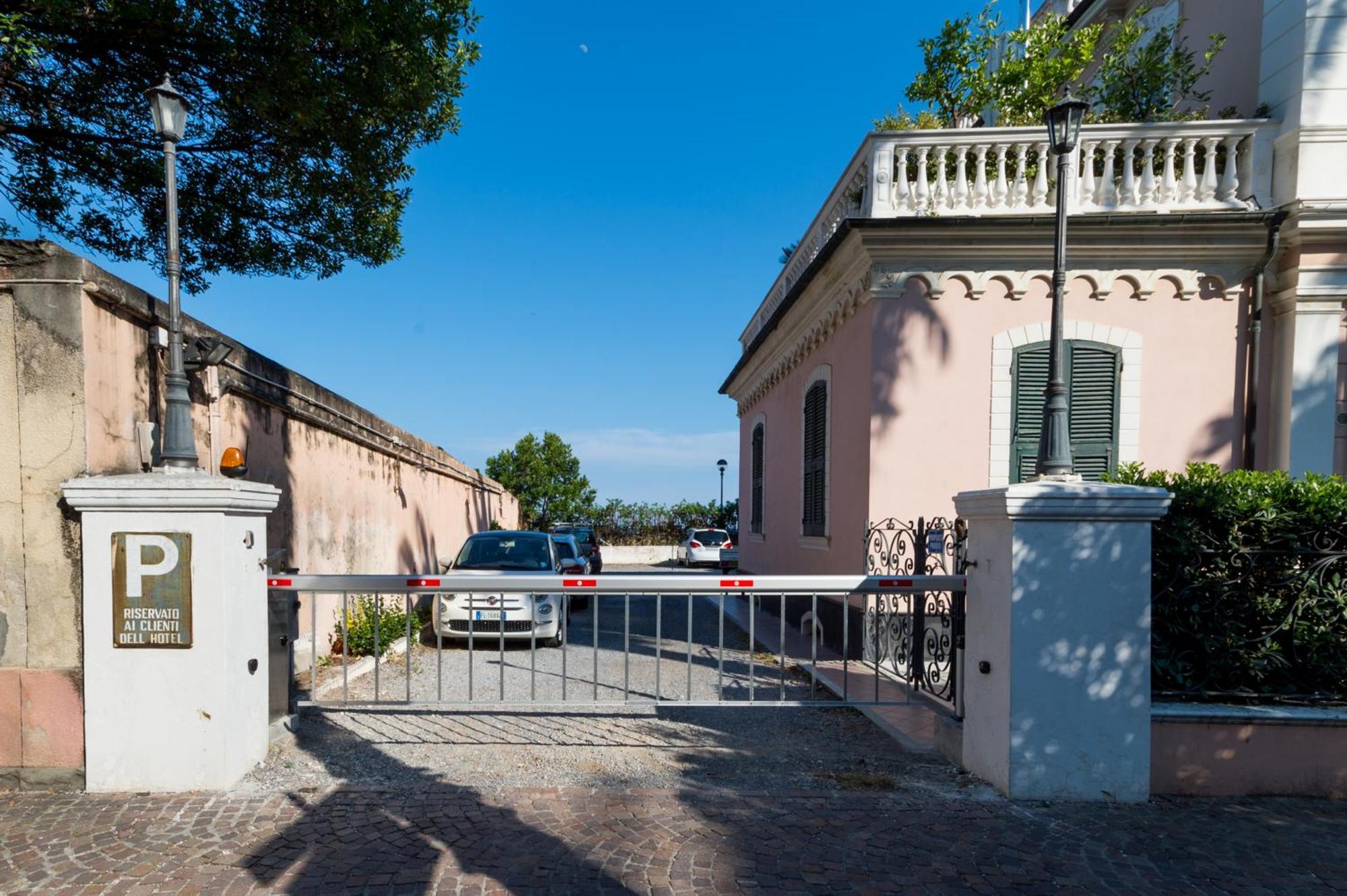 Hotel Miramare Spotorno Exterior photo