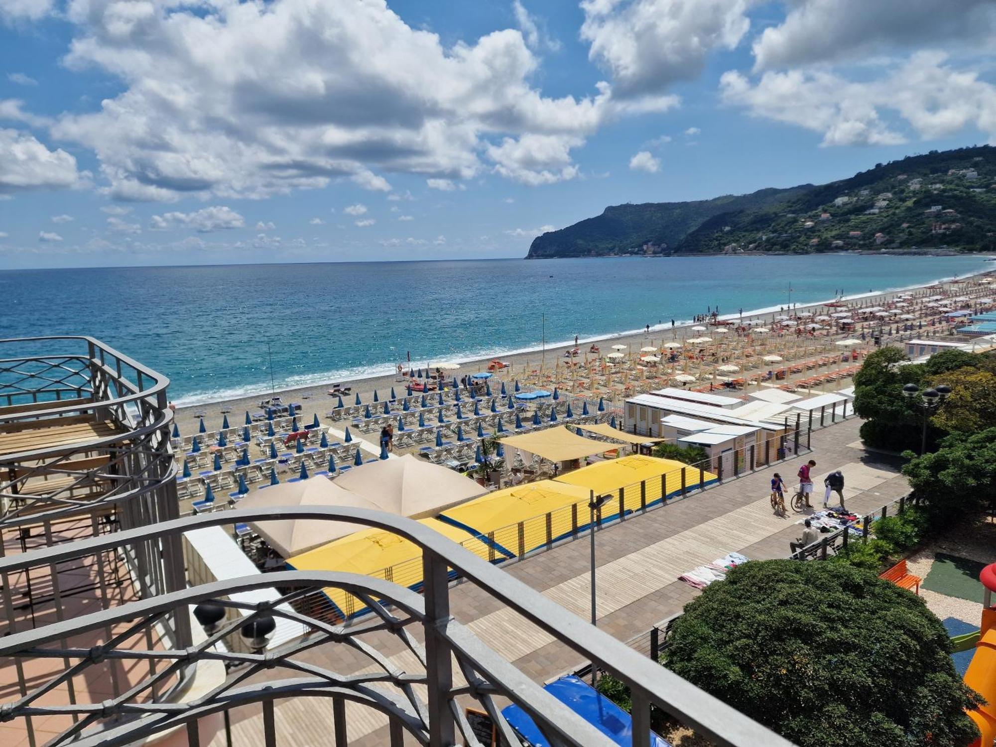 Hotel Miramare Spotorno Exterior photo