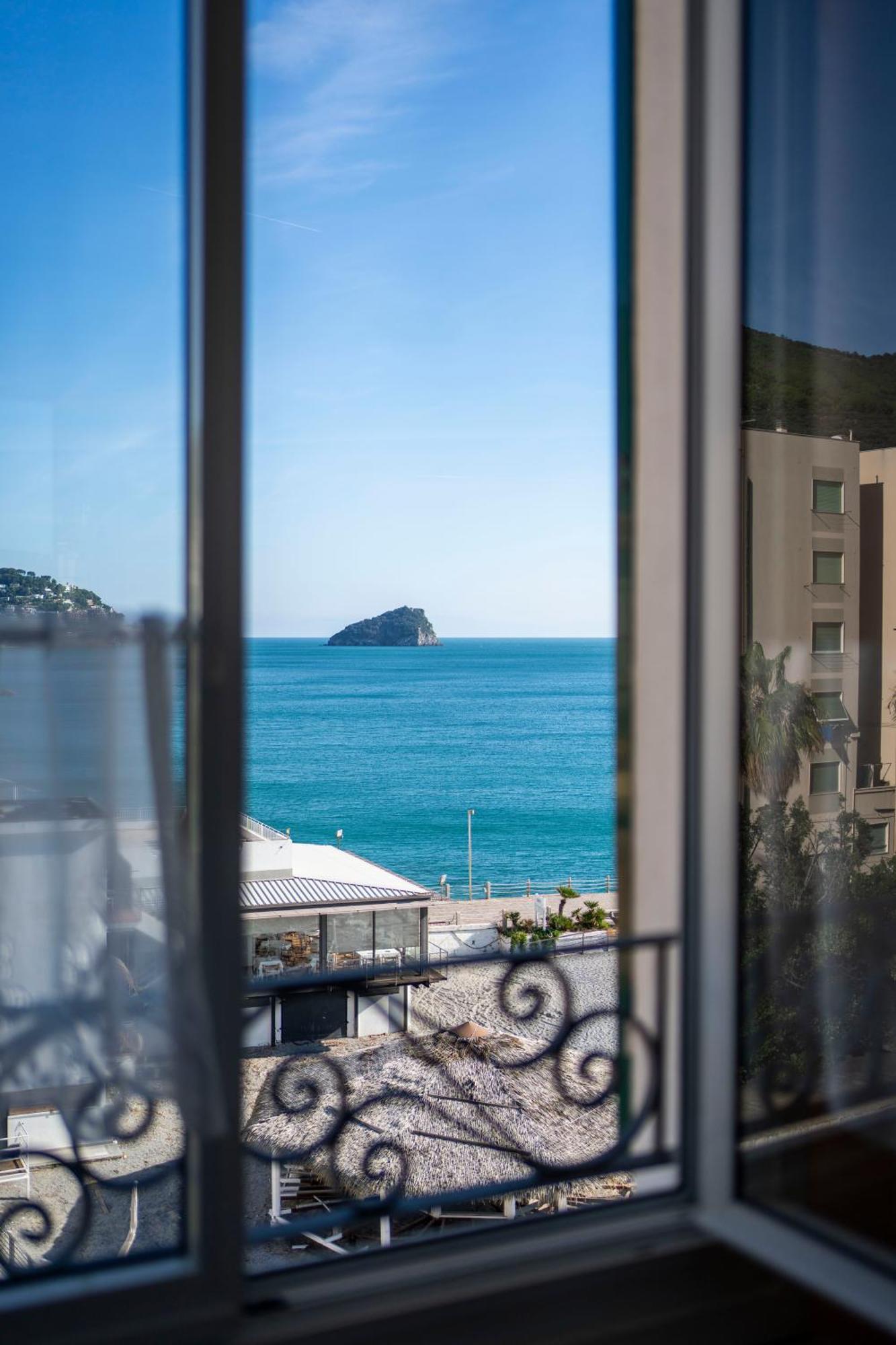 Hotel Miramare Spotorno Exterior photo